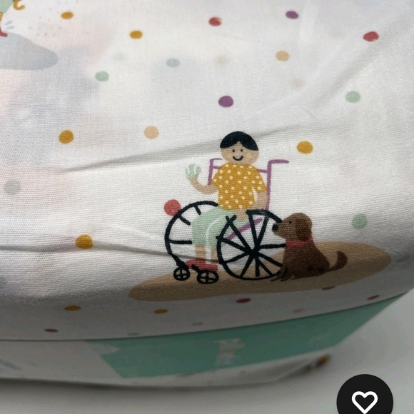 Pillowfort Pals Cotton Sheet Set Includes Flat Sheet, Fitted Sheet 2 Pillowcases - Picture 7 of 8